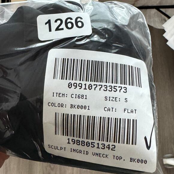 J.Crew Classic Sculpt Lana Bikini Top SZ S Black V-Neck Removable Pad Adjustable - Picture 9 of 9